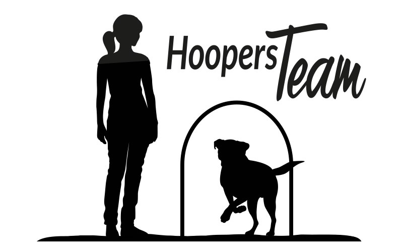 Hoopers Motiv mit Team Frau und Hund von Paw Passion