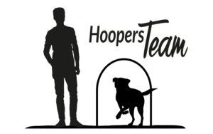 Hoopers Motiv mit Team Mann und Hund von Paw Passion